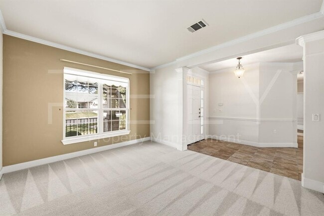 Building Photo - 808 Armstrong Dr