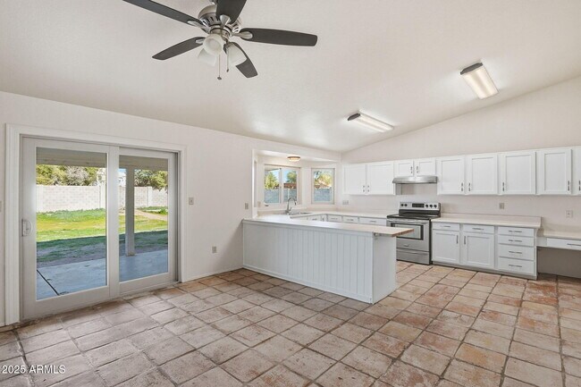 Building Photo - 7016 E Menlo St