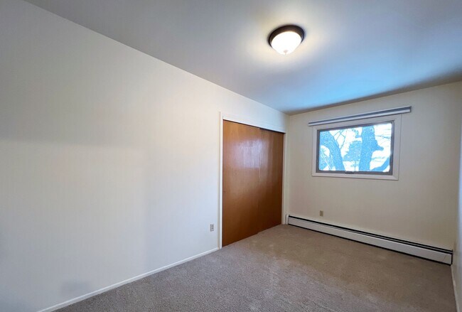 Building Photo - 302-308 N 11th Ave