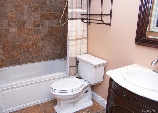 Building Photo - 100 Lake Promenade