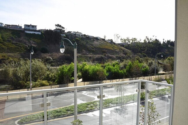 Balcony - 12655 Bluff Creek Dr