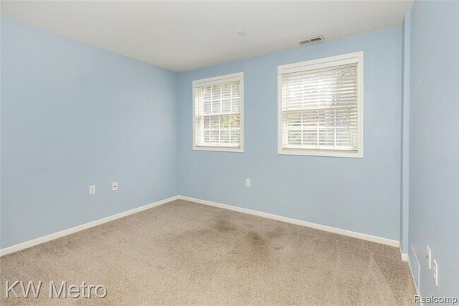 Building Photo - 788 Eagle Dr