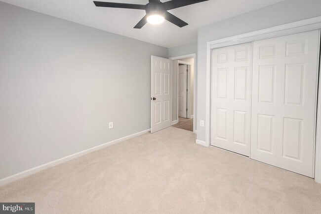 Building Photo - 9000 Marcellas Dr