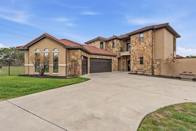 Building Photo - 1028 Villa Hill Dr