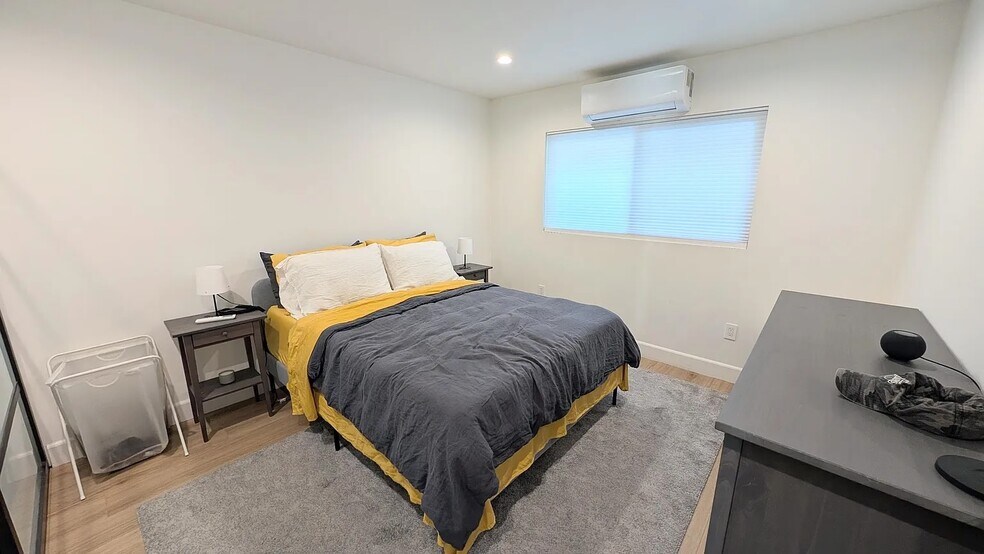 Building Photo - 1113 24th St