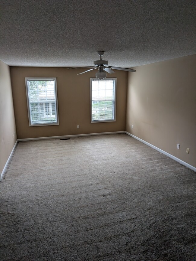 Building Photo - 125 Woodberry Dr