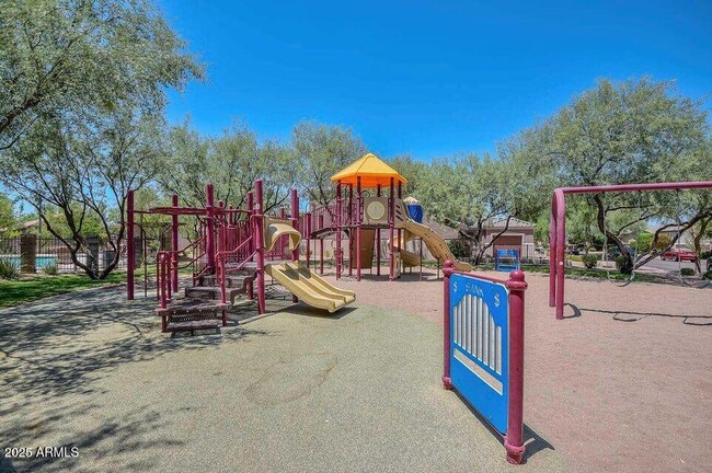 Building Photo - 3041 W Darien Way