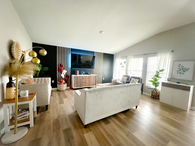 Building Photo - 5670 Arlington River Dr