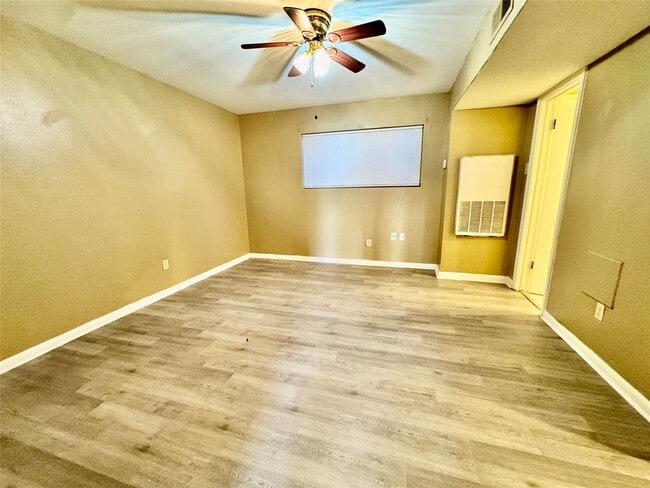 Building Photo - 2201 N Grand Blvd