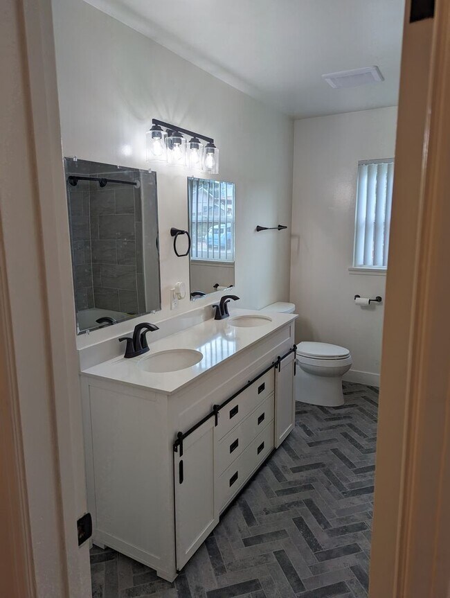 Building Photo - 2 Bed/1 Bath in Lemon Grove