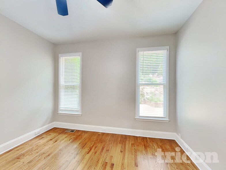 Building Photo - 5840 Cool Springs Dr
