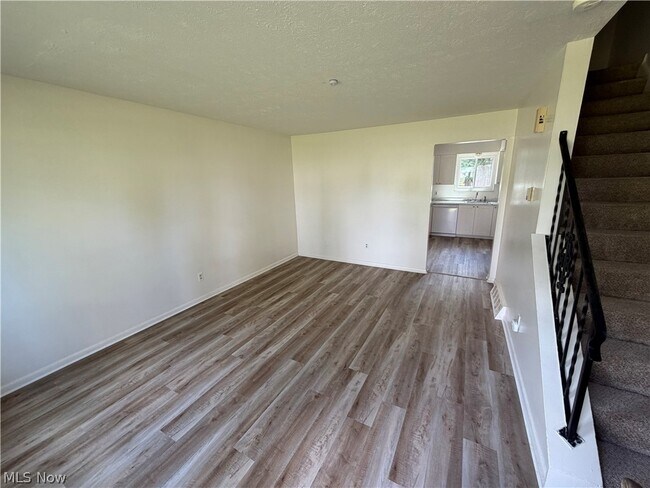 Building Photo - 660 Loomis Ave