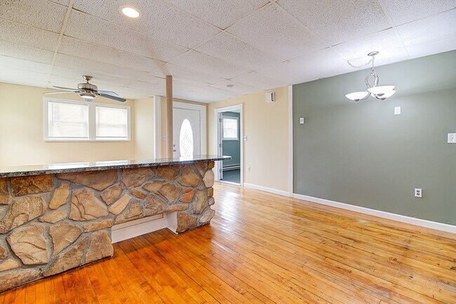 Building Photo - 39 Ruggles St