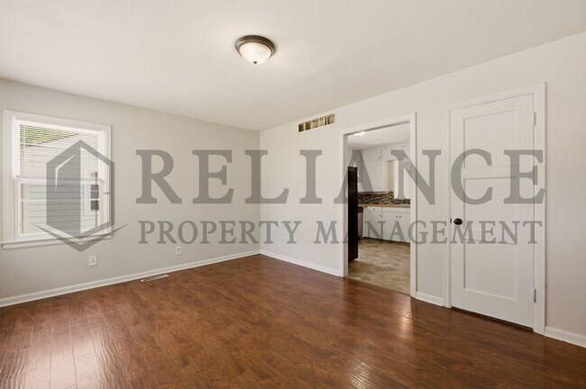 Building Photo - 2242 S Laura St