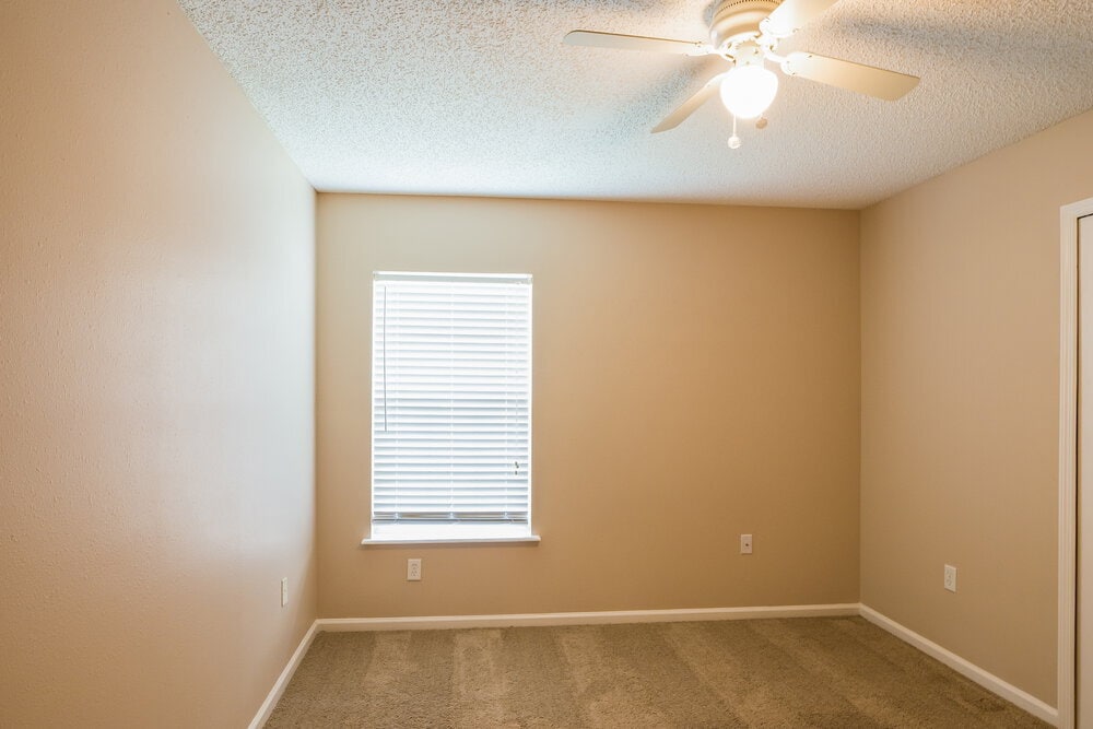 Building Photo - 1417 Heather Ct