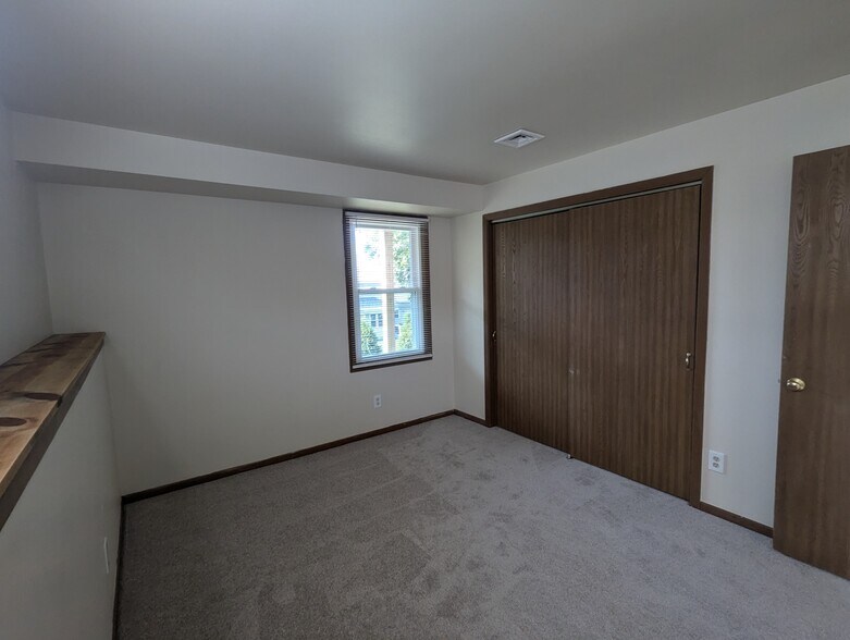 Building Photo - 3351 S 113th St