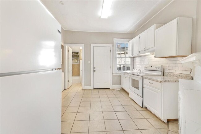 Building Photo - 1708 Lennox Ct