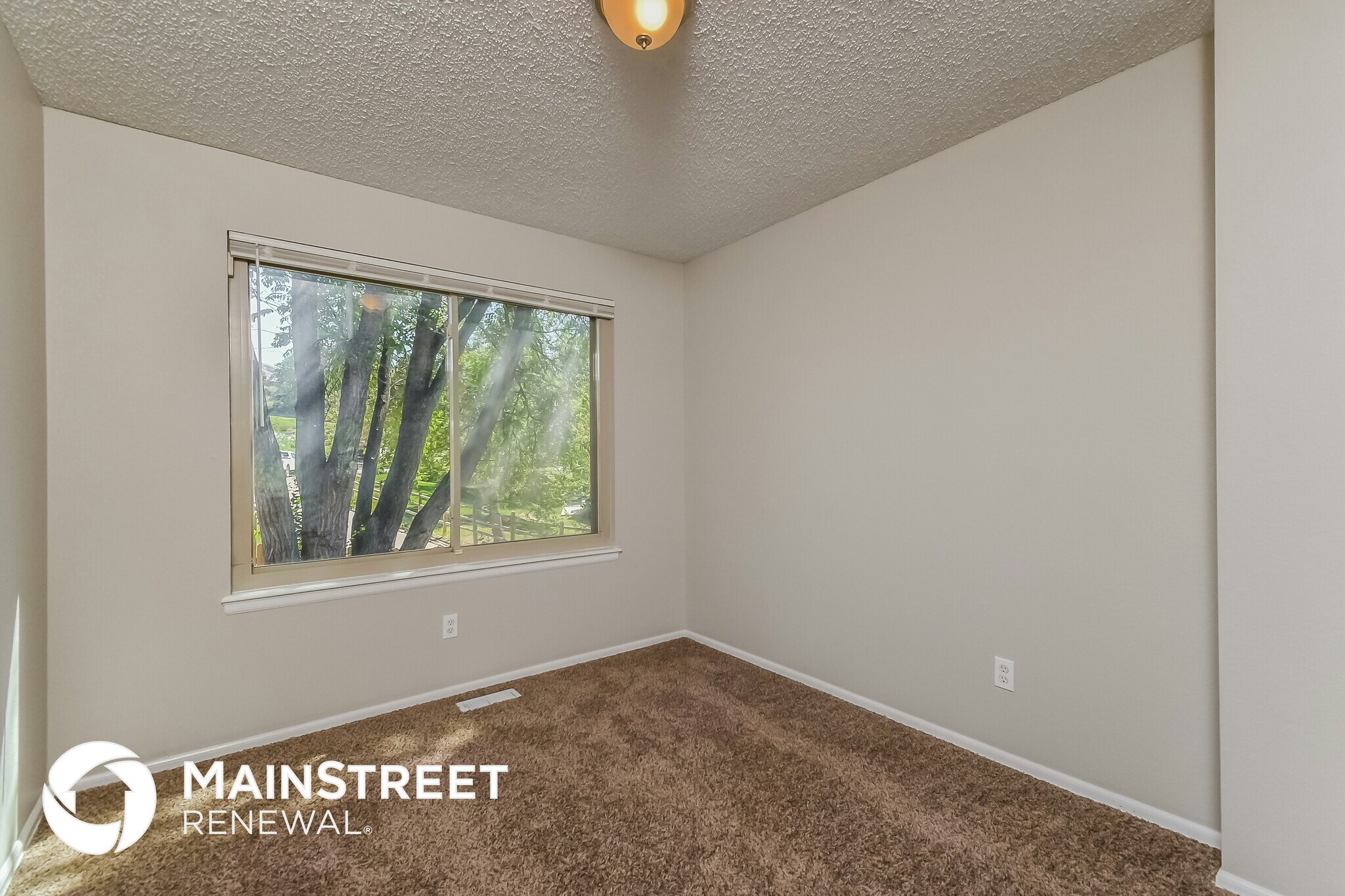 Building Photo - 5245 Quasar Ct