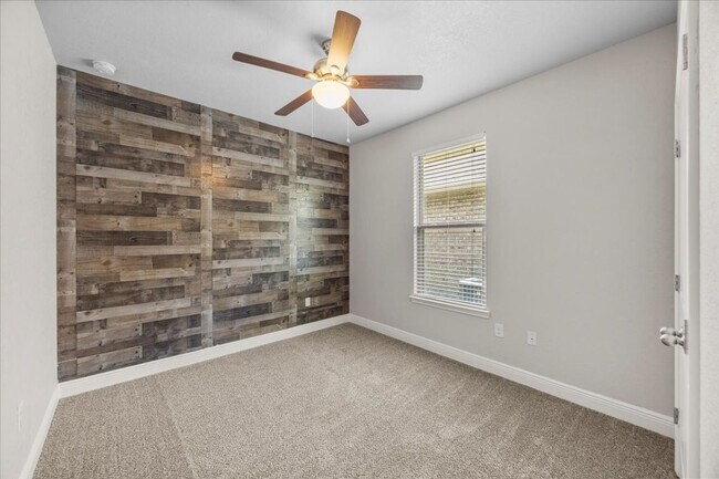 Building Photo - 3 bedroom 2 bathroom- GREAT Location in Pace!