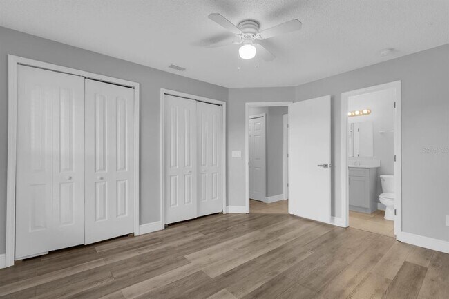 Building Photo - 907 Park Villa Cir