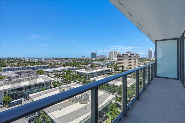 Building Photo - 1170 E Hallandale Beach Blvd