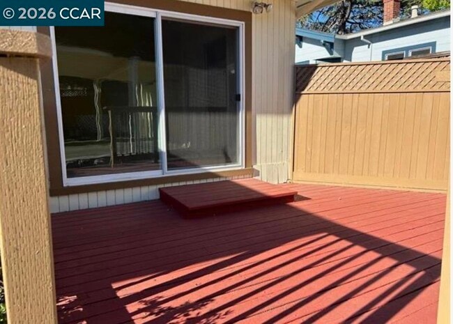 Building Photo - 1924 Almond Ave