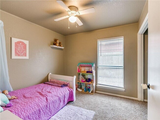 Building Photo - Gorgeous Home Located In Choctaw!!!