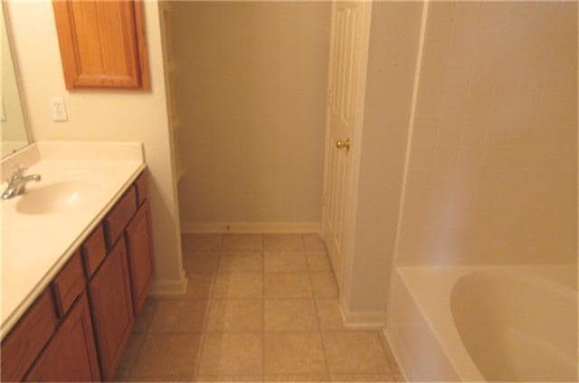 Building Photo - 997 Oak Falls Dr
