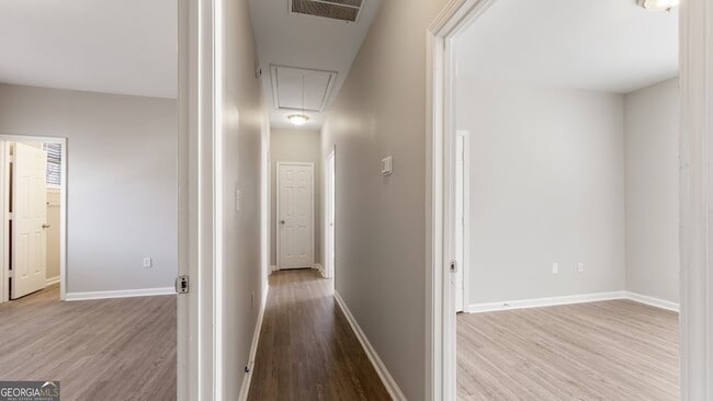 Building Photo - 848 Ridge Ave NW