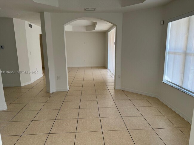 Building Photo - 15530 SW 26th Terrace