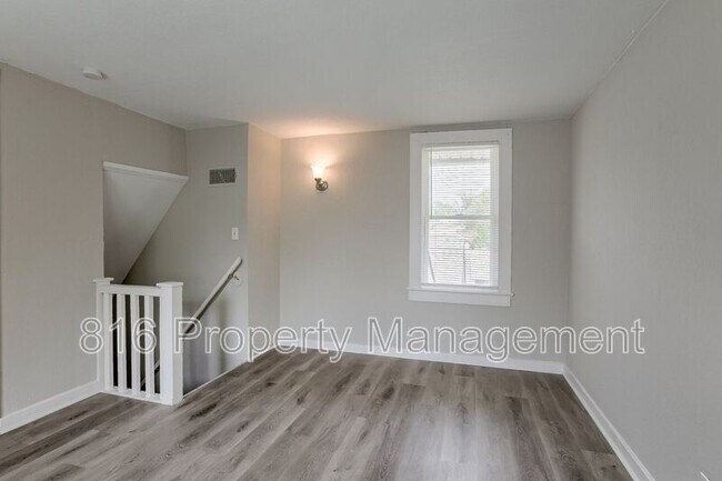 Building Photo - 3541 Mersington Ave