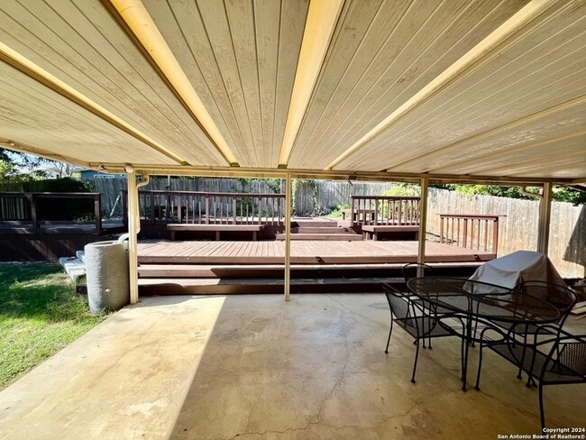 Building Photo - 107 Meadow Hill
