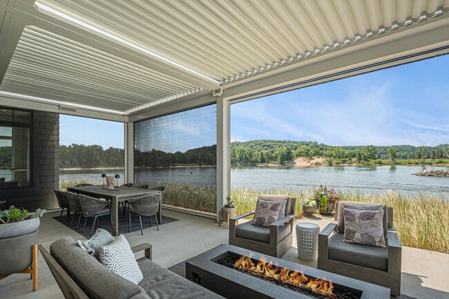 Building Photo - 6736 Saugatuck Bch Rd