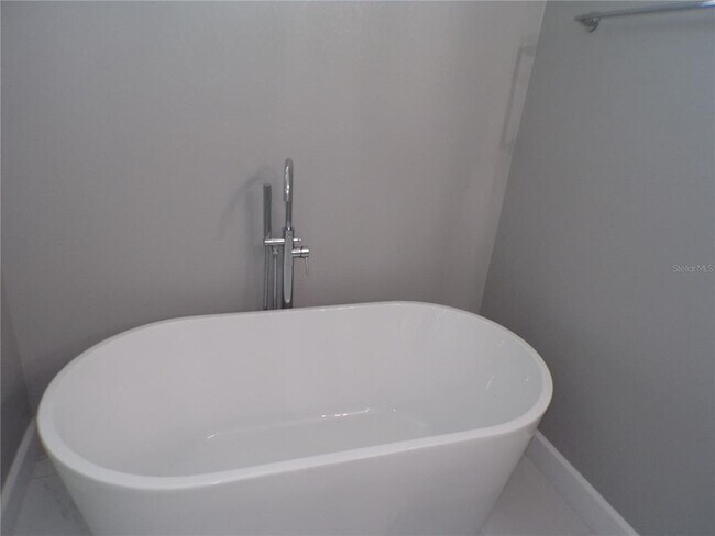 Building Photo - 3655 Bal Harbor Blvd