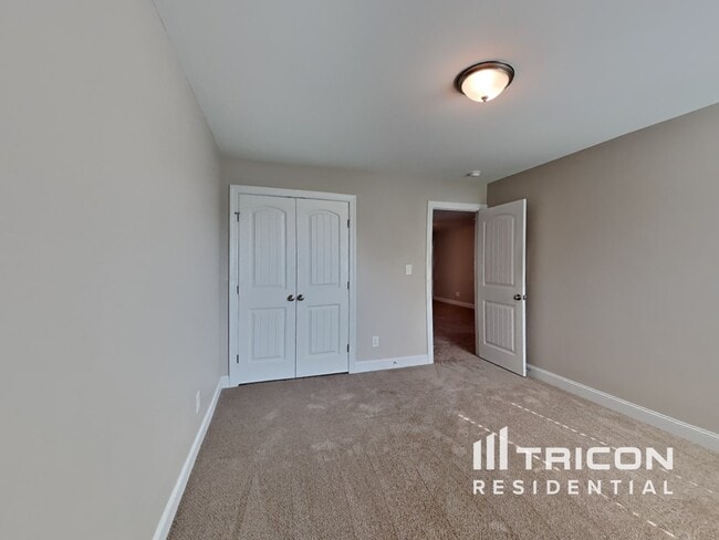 Building Photo - 217 Cliffview Dr