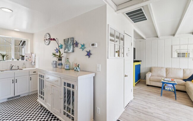 Building Photo - 779 Mermaid Ave