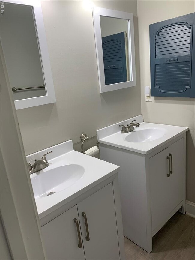 Building Photo - 1654 Jameson Dr