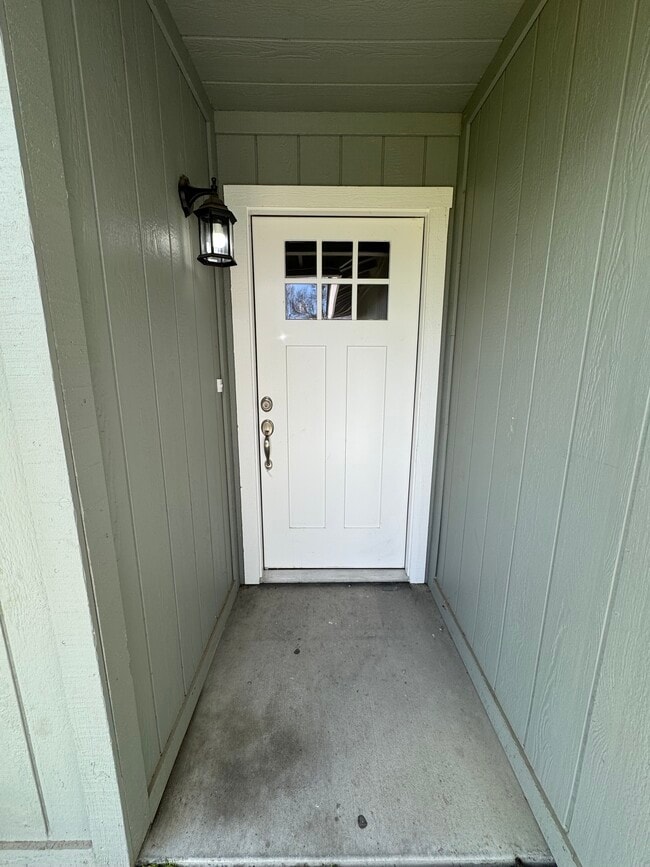 Building Photo - 1024 Michelle Ct