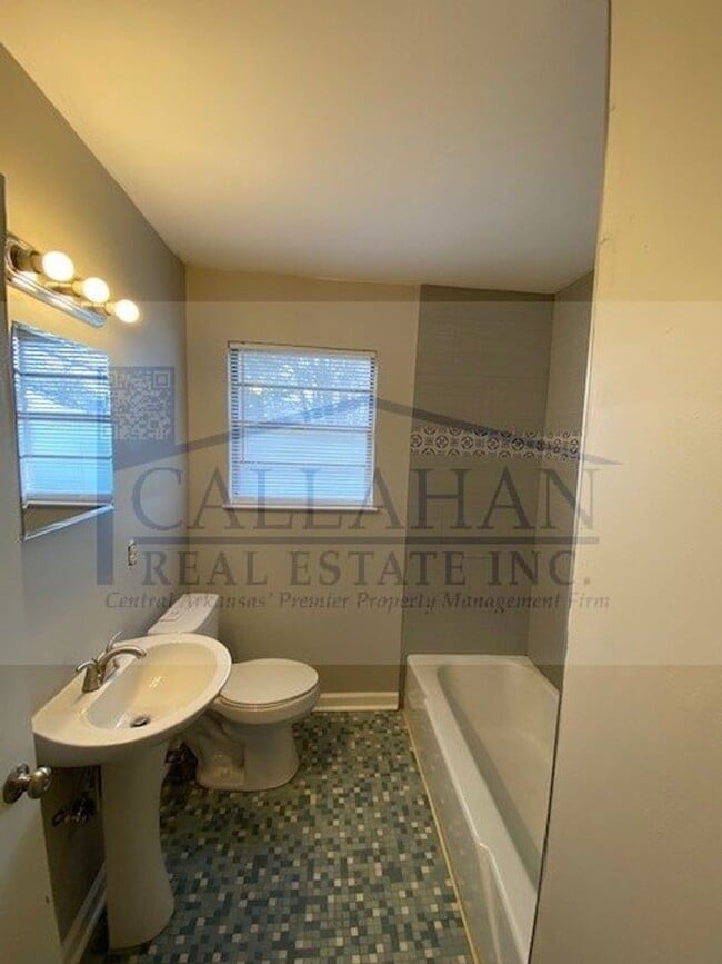 Building Photo - Midtown 3 bedroom