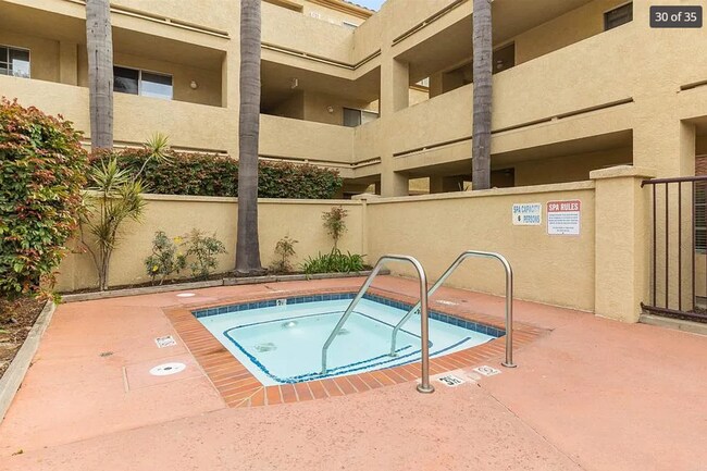 Building Photo - 2 Bedroom 2 Bath Condo in Gated Community ...