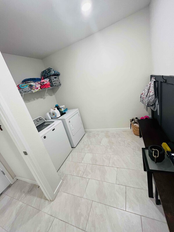 Building Photo - 30572 Thunderbird Dr