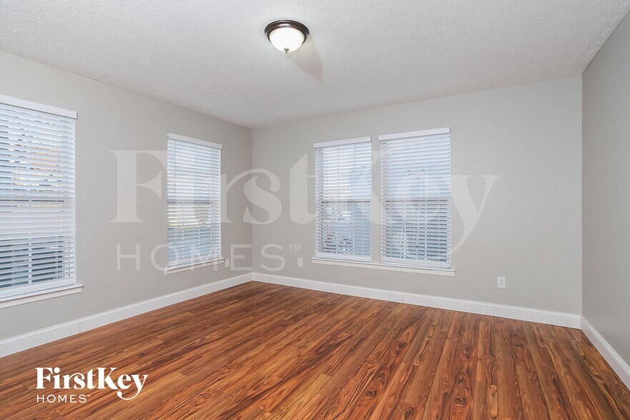 Building Photo - 513 Home Ave