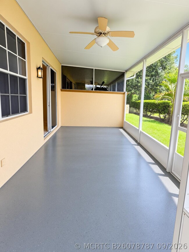 Building Photo - 9678 Royal Palm Blvd