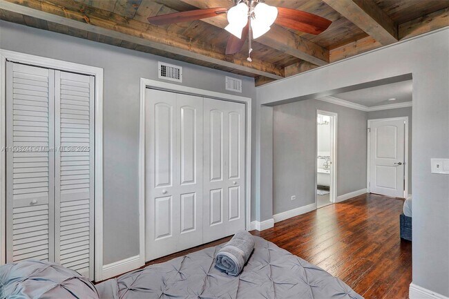 Building Photo - 1804 SW 102nd Ct