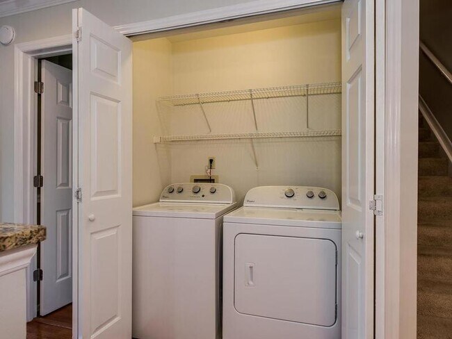 Building Photo - 424 Mather Green Ave