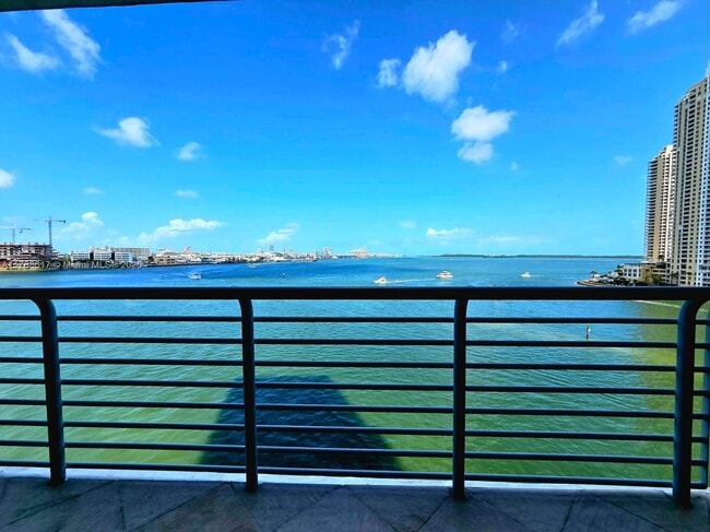 Building Photo - 335 S Biscayne Blvd