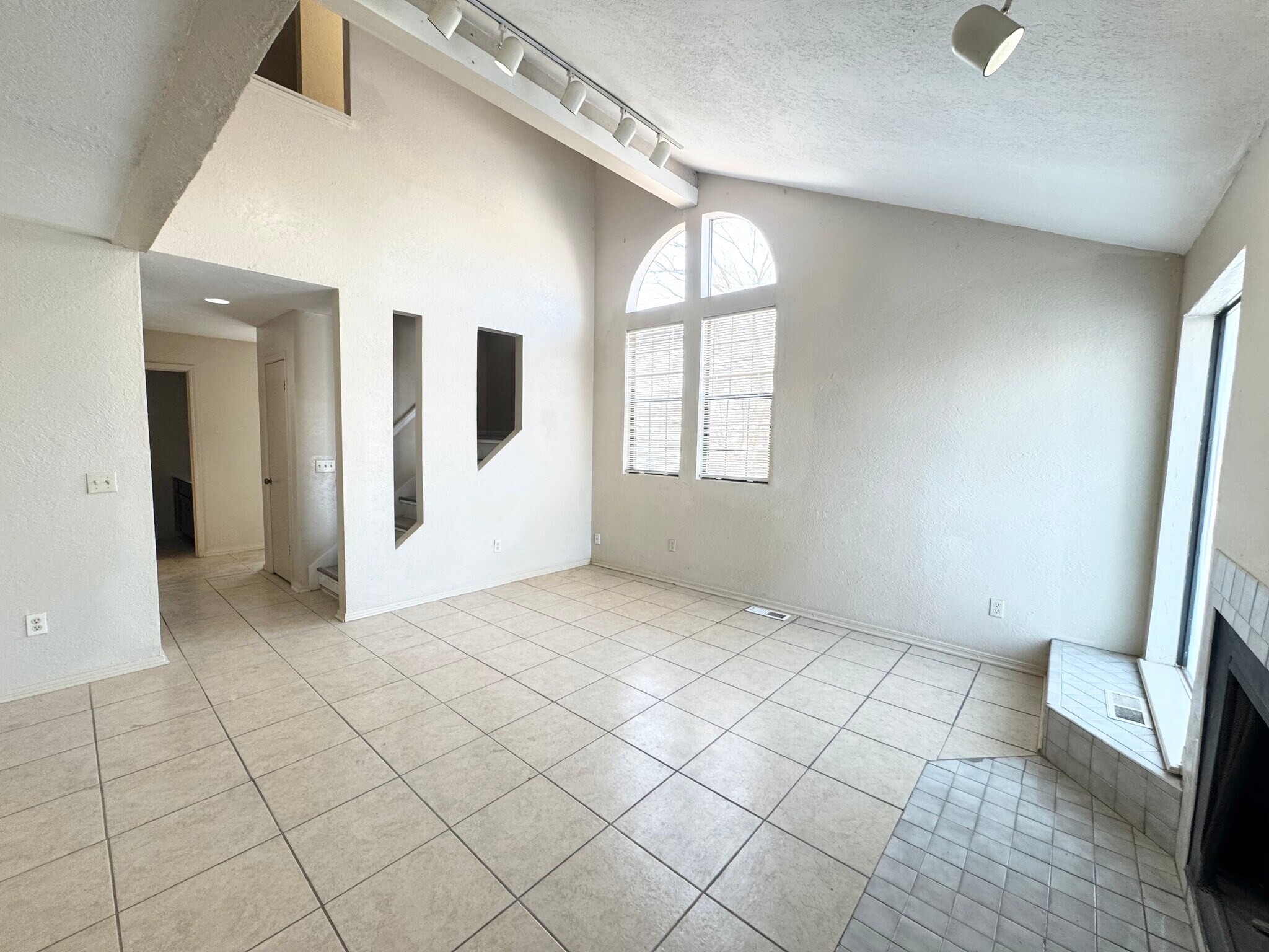 Building Photo - 401 NE 115th St