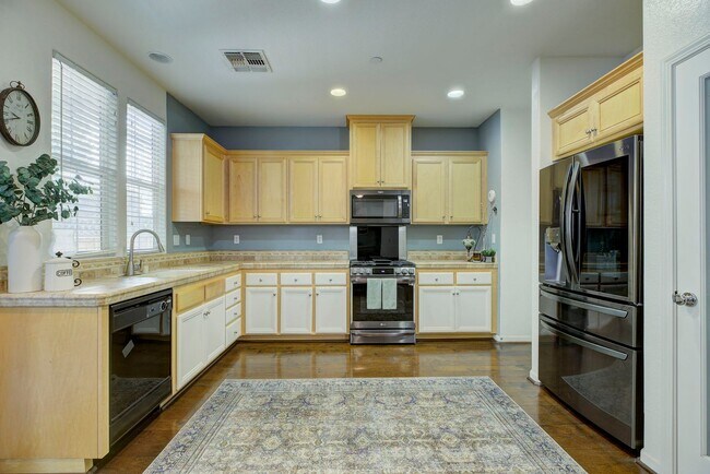 Building Photo - Experience the Best of Lincoln Crossing Li...