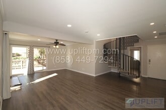 Building Photo - 3 Bedroom 2.5 Townhome A MUST SEE!!