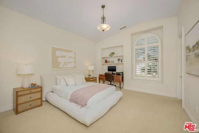 Building Photo - 25420 Prado De Azul